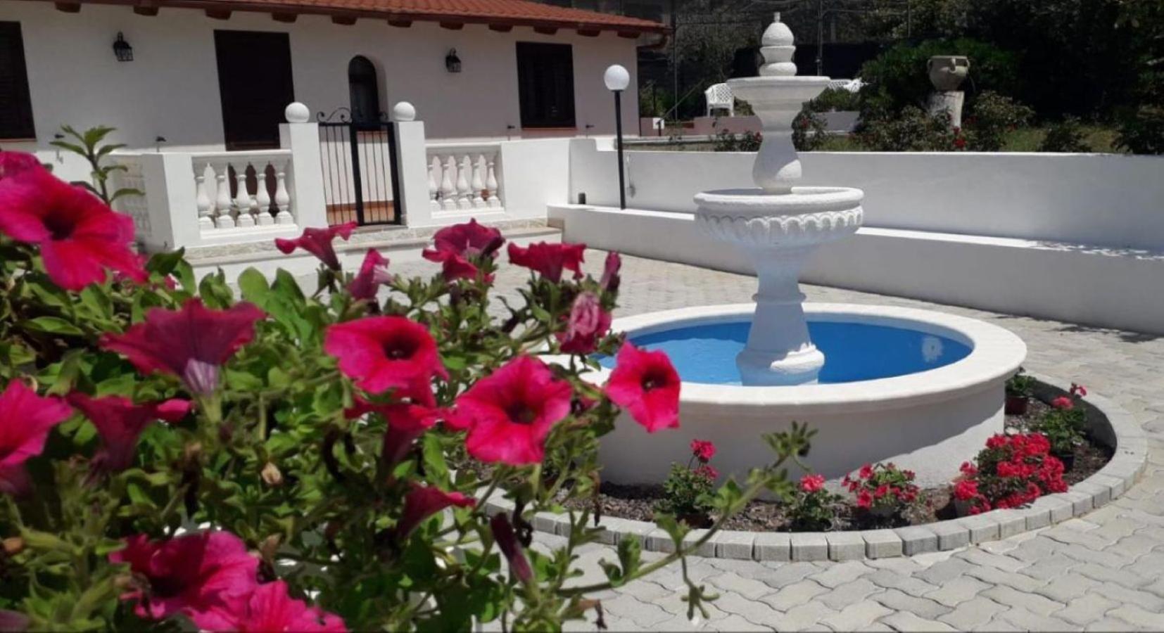 Villa Nunziatella Badia 特拉佩托 外观 照片