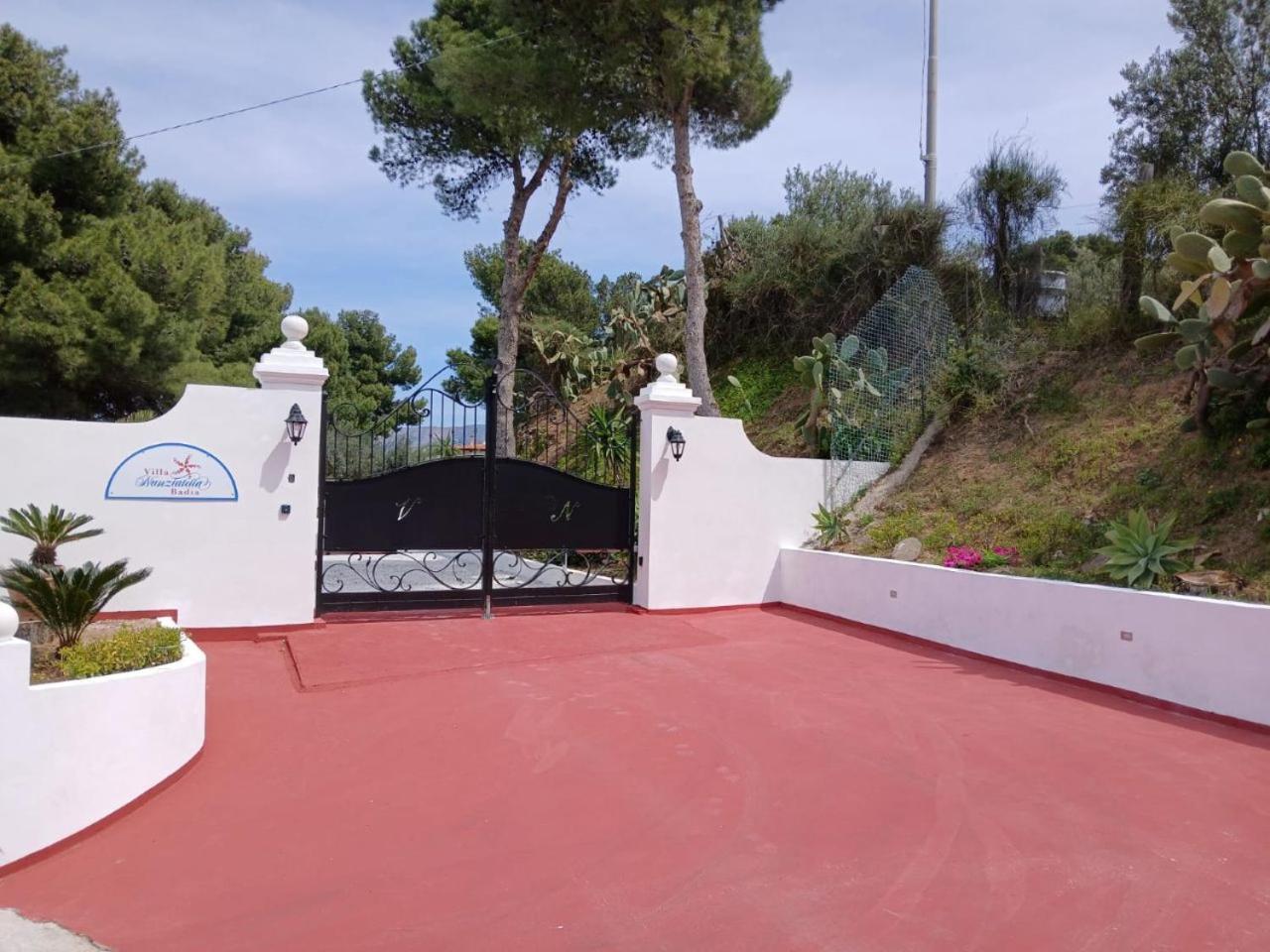 Villa Nunziatella Badia 特拉佩托 外观 照片