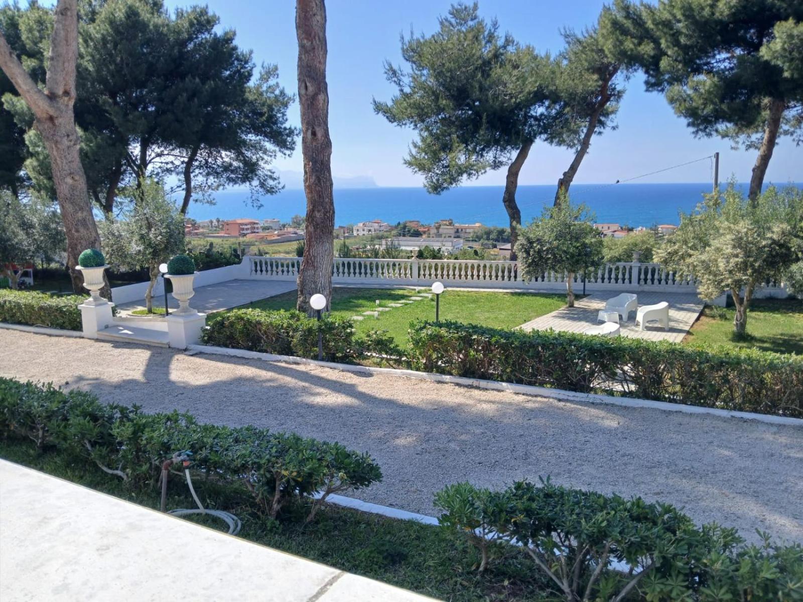 Villa Nunziatella Badia 特拉佩托 外观 照片
